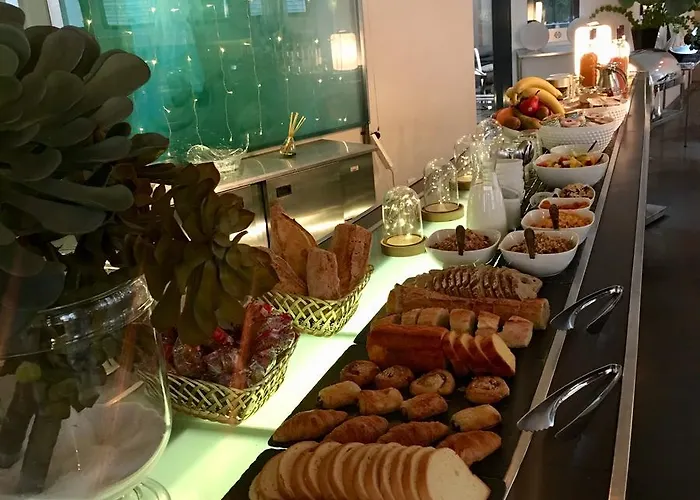 Hotel Design Les Bains Douches 3*